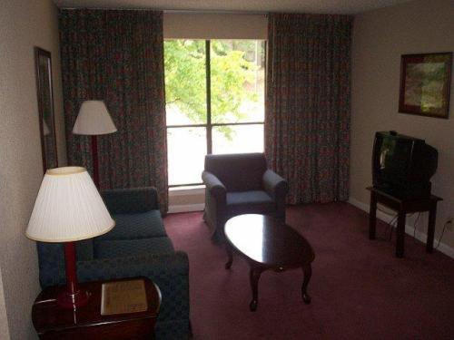 Rime Garden Inn & Suites Irondale Chambre photo